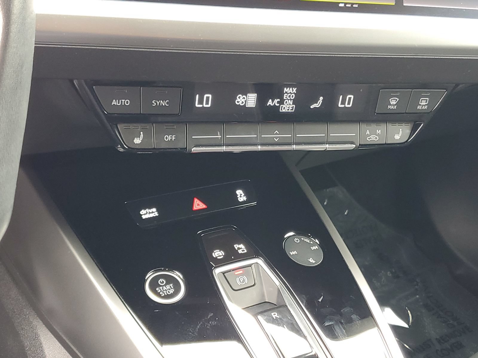 Used 2024 Audi Q4 e-tron Premium w/ Convenience Package AWD/4WD image 30