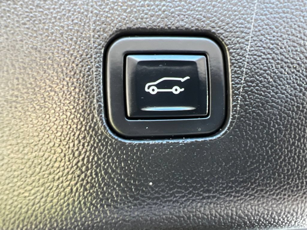 Used 2023 Buick Enclave Essence w/ Experience Buick Package FWD image 55
