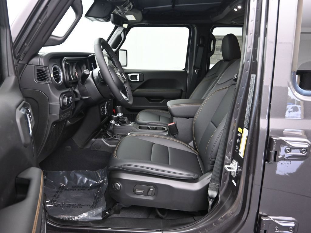 New 2025 Jeep Wrangler Sahara w/ Technology Group image 15