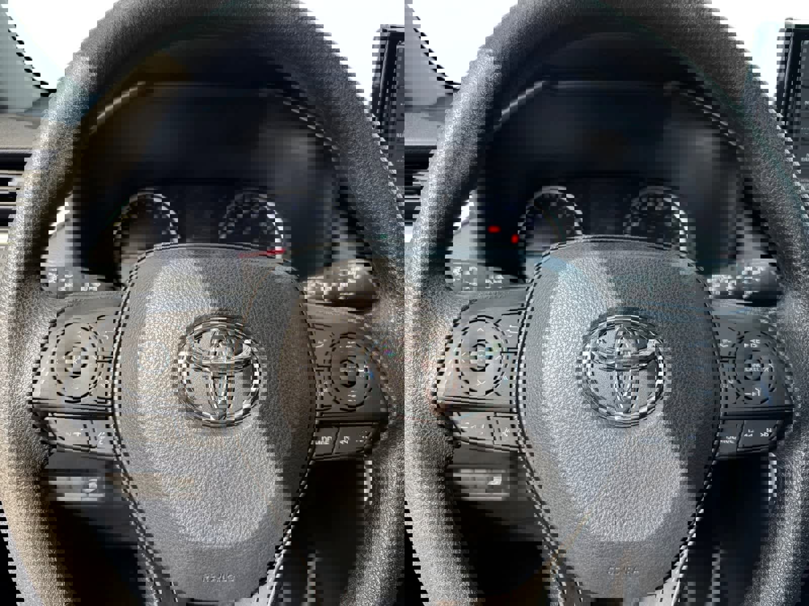 Used 2020 Toyota RAV4 XLE w/ Convenience Package image 18