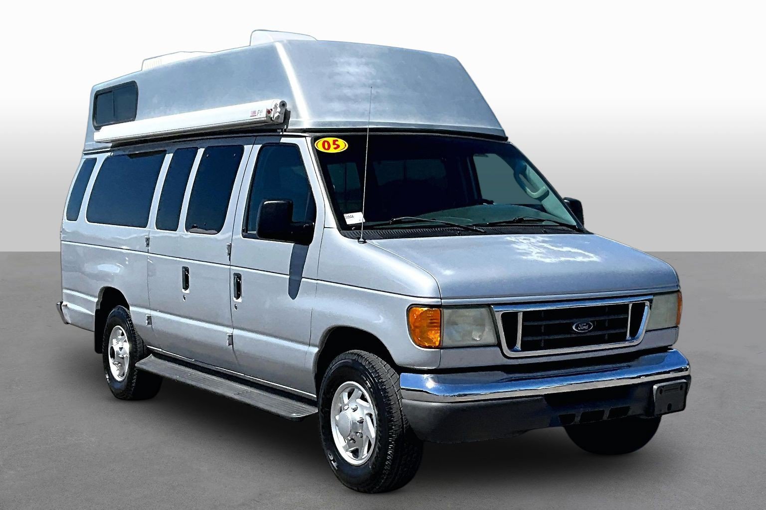 Used 2005 Ford E-350 and Econoline 350 XL RWD image 10