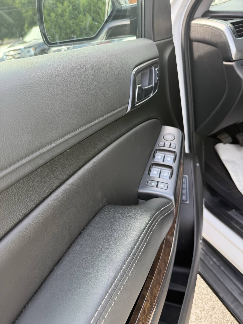 Used 2020 Chevrolet Tahoe LT w/ RST Edition AWD/4WD image 18