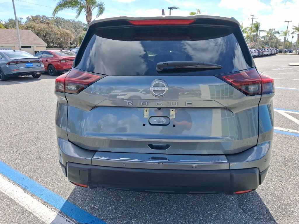 Used 2026 Nissan Rogue SV image 6