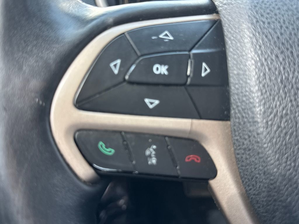 Used 2014 Jeep Cherokee Limited w/ Technology Group image 16