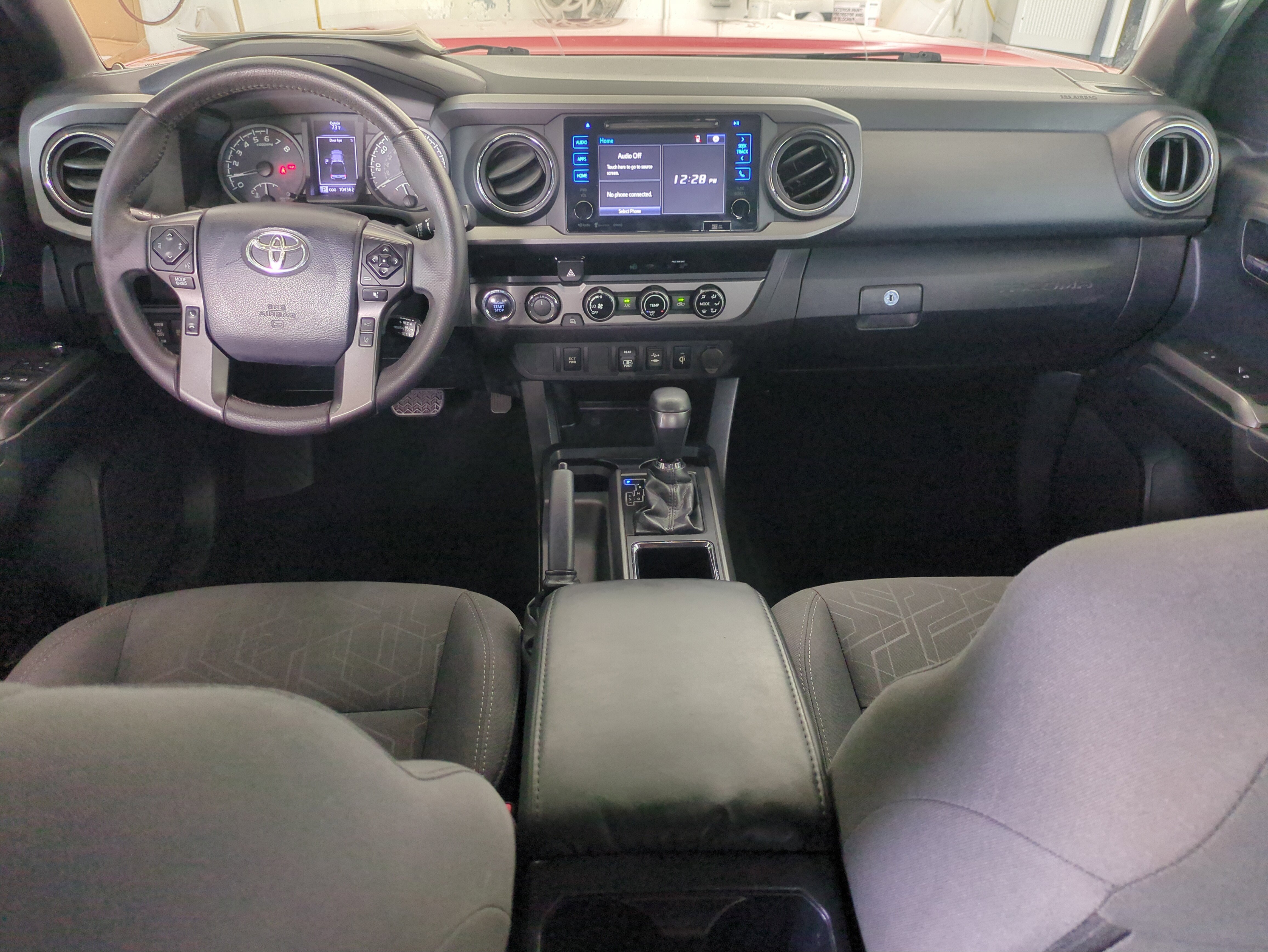 Used 2018 Toyota Tacoma TRD Off-Road image 17