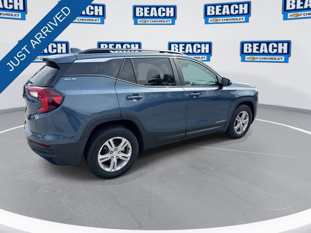 Used 2024 GMC Terrain SLE w/ Driver Convenience Package image 8