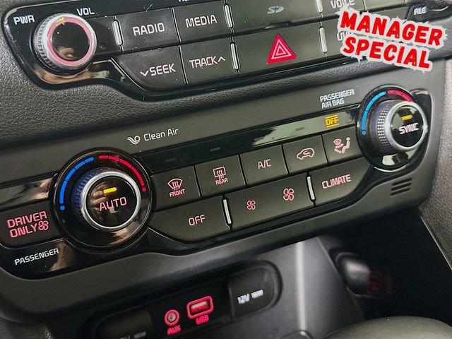 Used 2018 Kia Niro Touring image 19