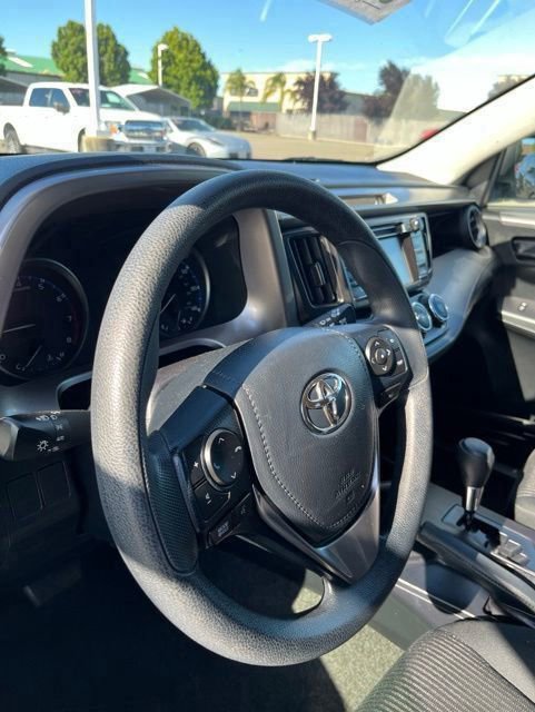Used 2018 Toyota RAV4 LE w/ All Weather Liner Package FWD image 13