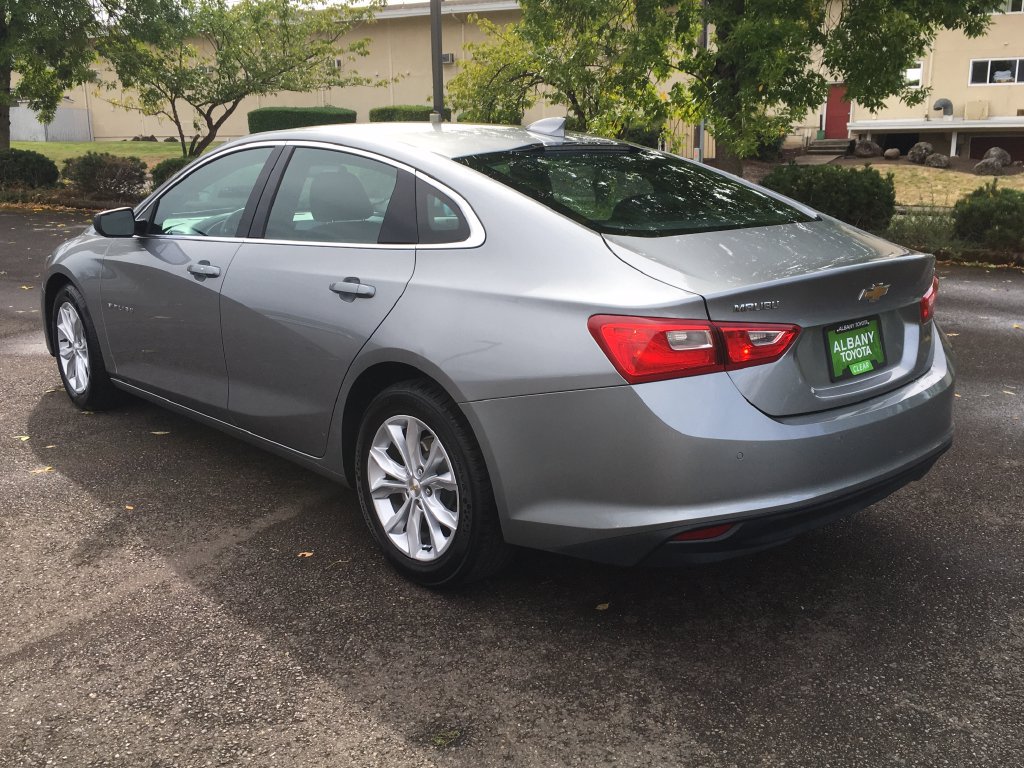 Used 2025 Chevrolet Malibu LT FWD image 4