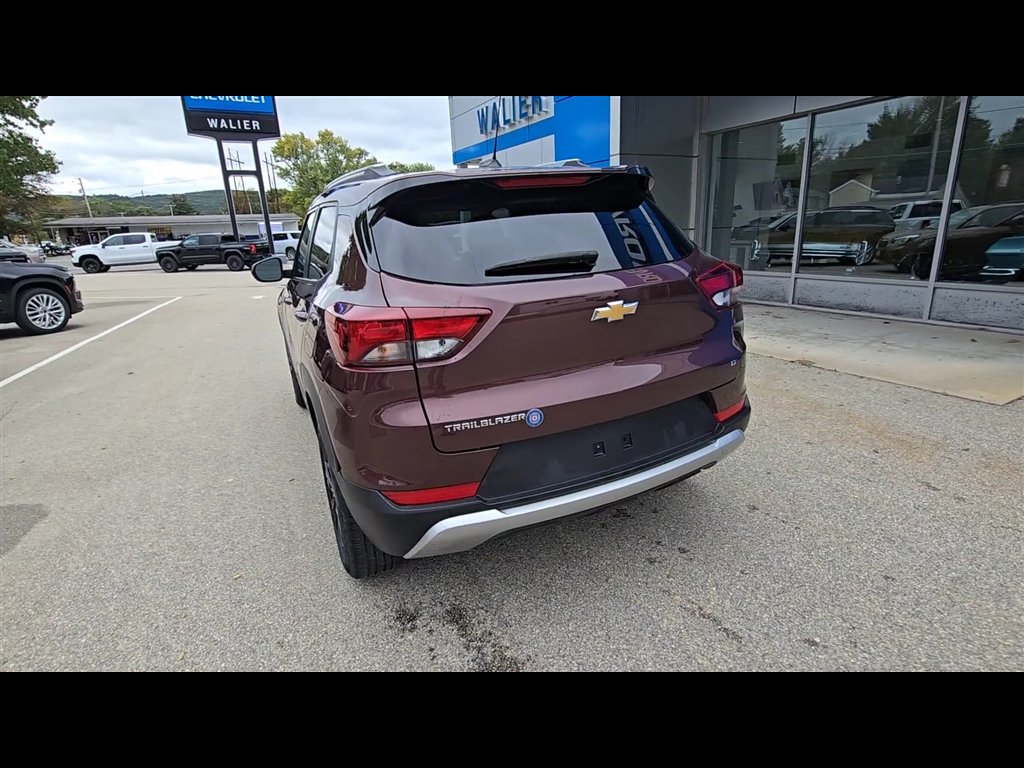 Used 2023 Chevrolet TrailBlazer LT FWD image 7