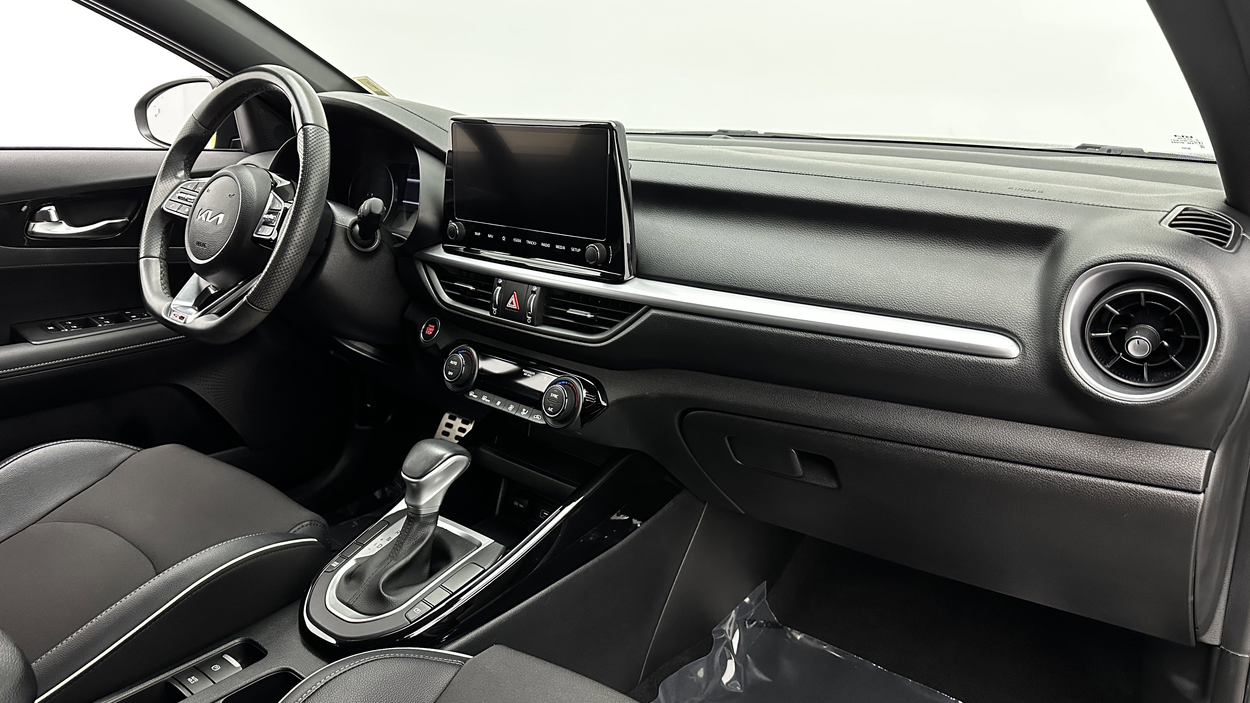 Used 2023 Kia Forte GT-Line w/ GT-Line Technology Package image 30