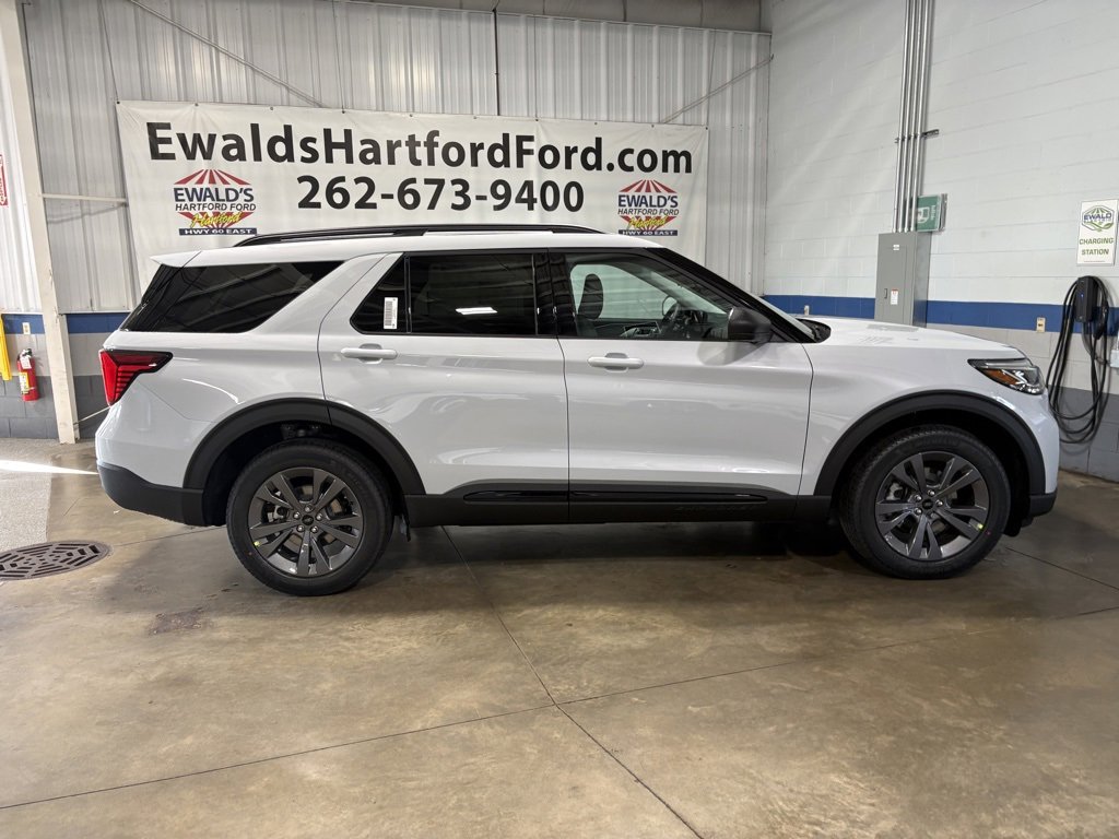 New 2026 Ford Explorer Active w/ Active Comfort Package image 11