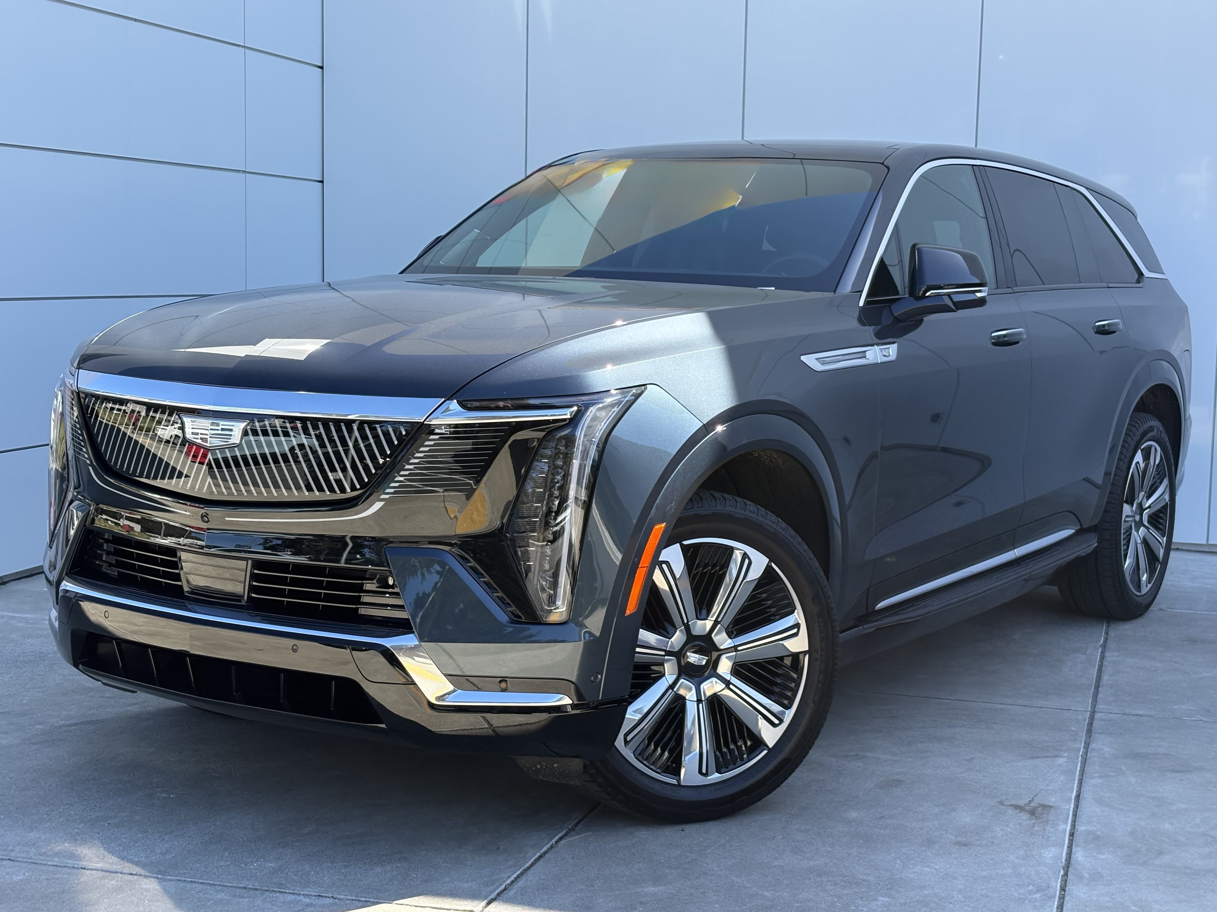 Certified 2025 Cadillac Escalade IQ Luxury 2 w/ LPO, Premium Carpet Package AWD/4WD image 2