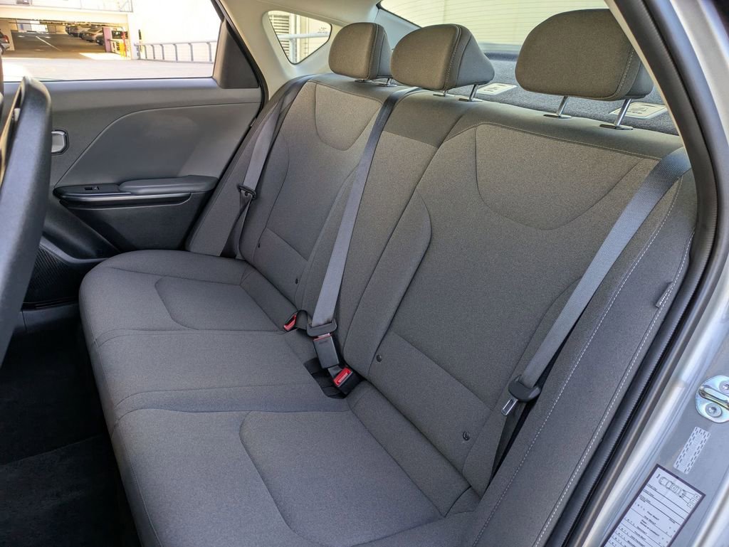 Used 2025 Kia K4 LXS image 23