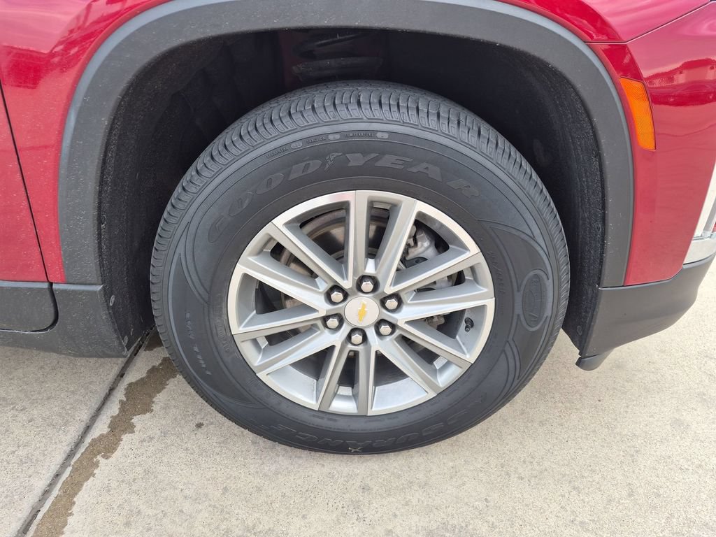 Used 2023 Chevrolet Traverse LT FWD image 10