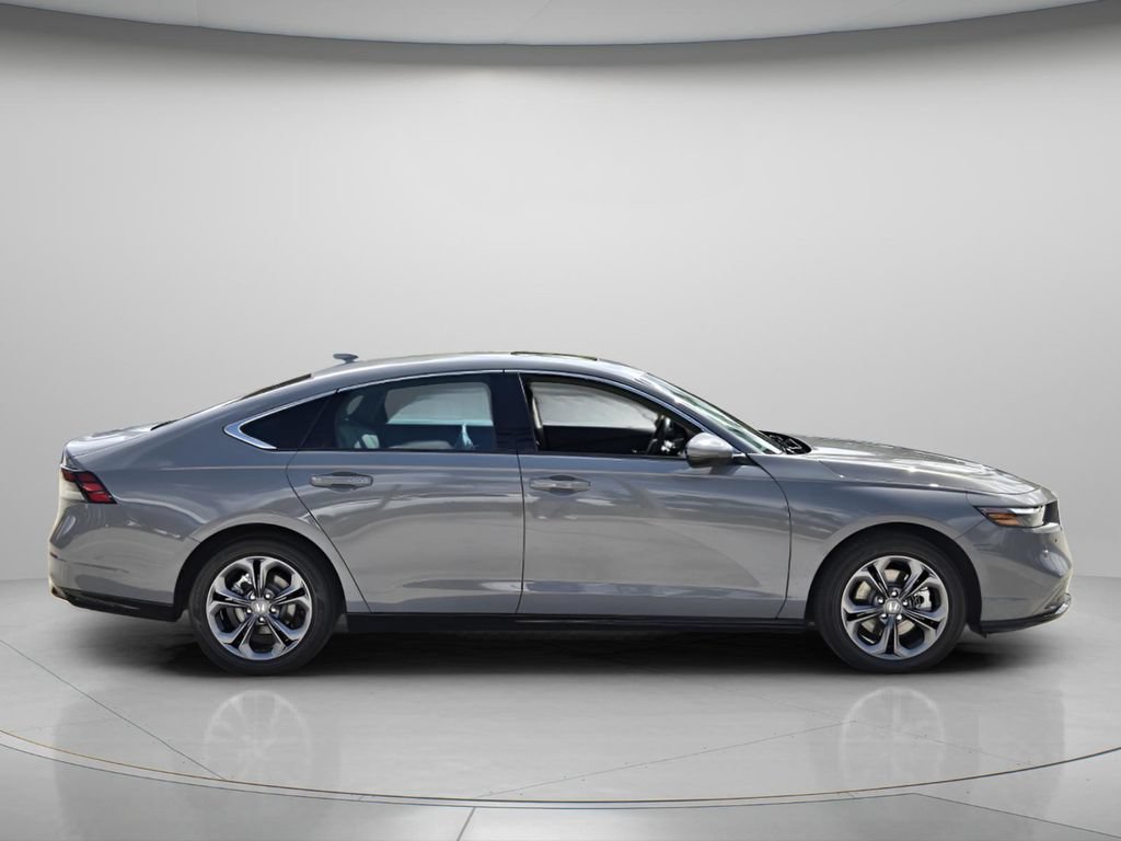 Certified 2025 Honda Accord EX-L image 3