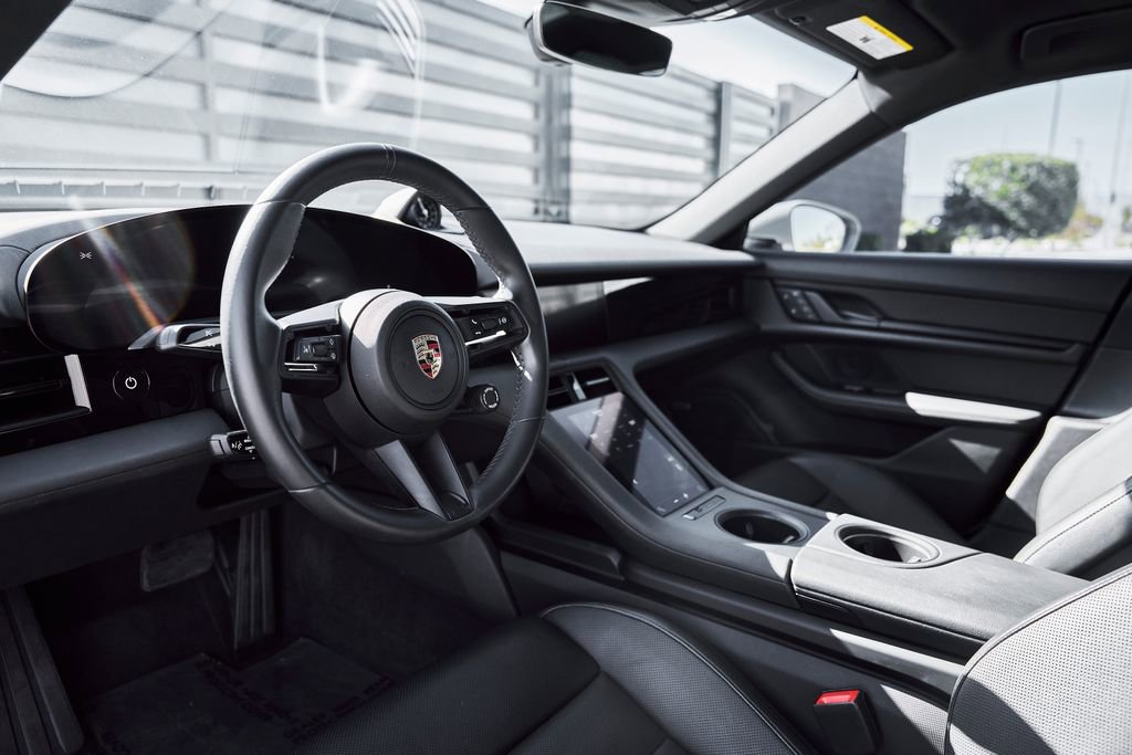 Used 2023 Porsche Taycan 4S AWD/4WD image 2