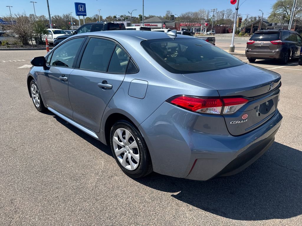 Used 2023 Toyota Corolla LE w/ Carpet Mat Package (TMS) FWD image 6