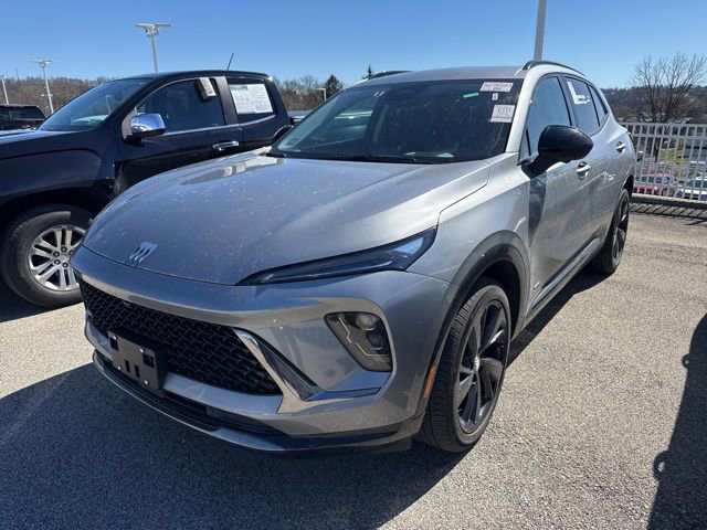 Used 2025 Buick Envision Sport Touring image 1