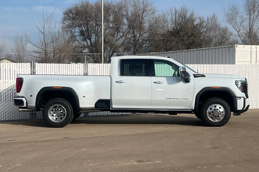 New 2026 GMC Sierra 3500 Denali Ultimate image 3