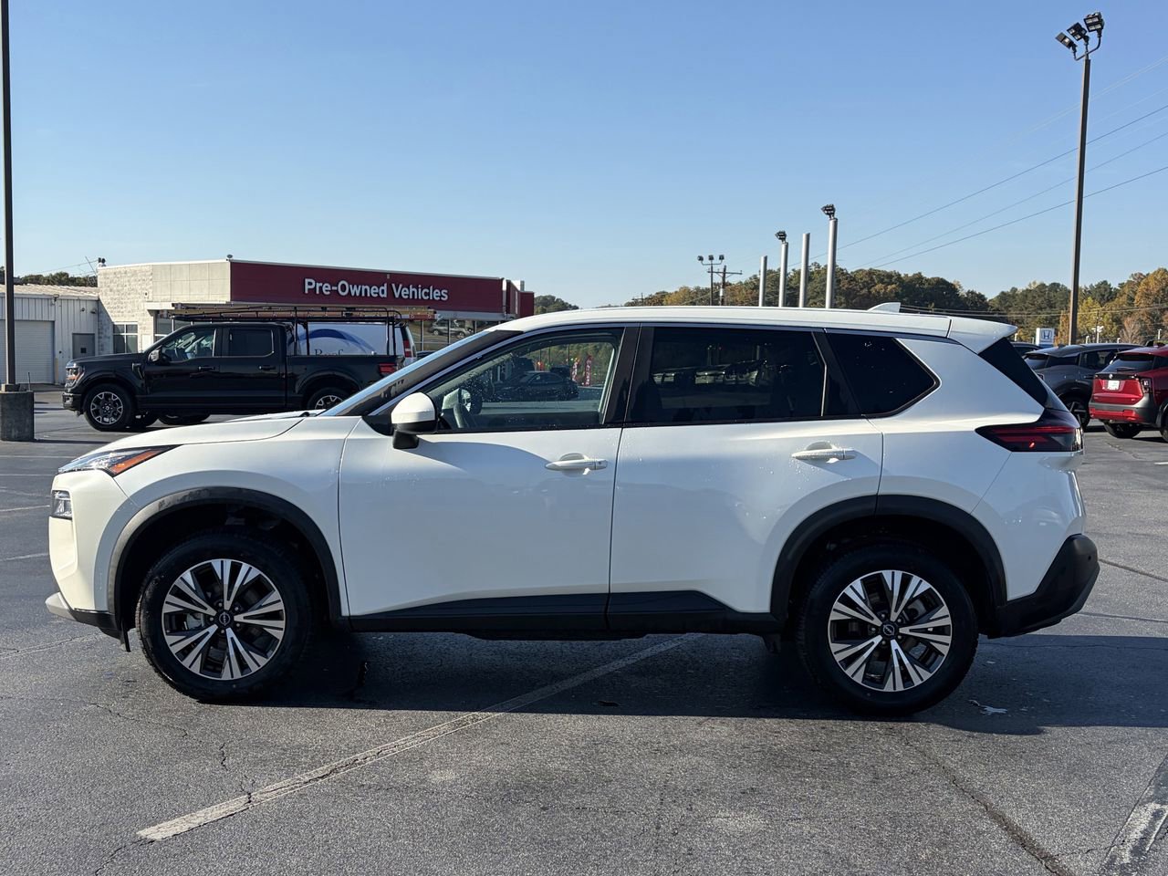 Certified 2023 Nissan Rogue SV image 2