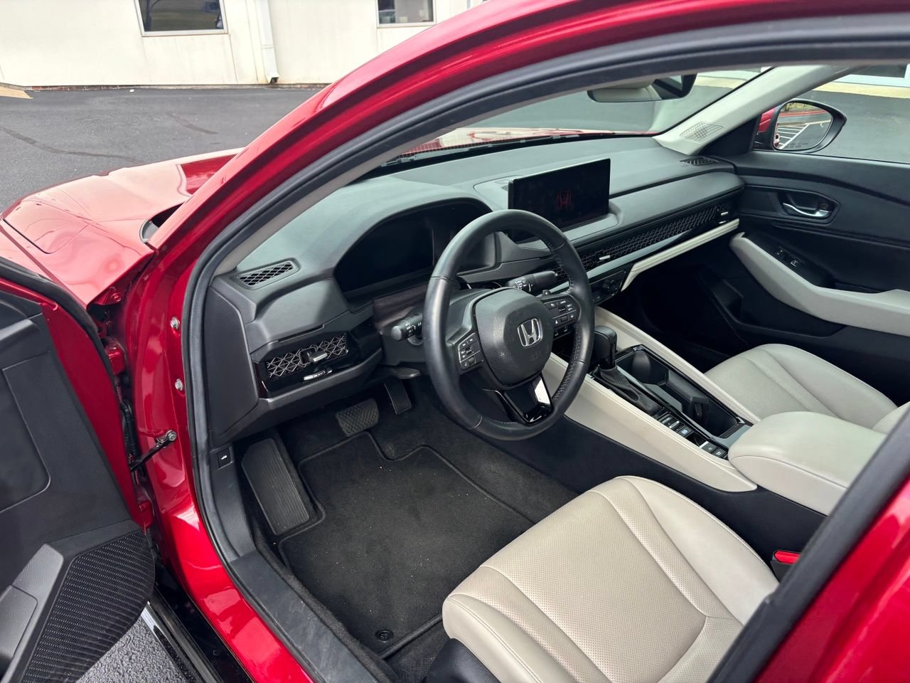 Used 2025 Honda Accord EX-L image 11