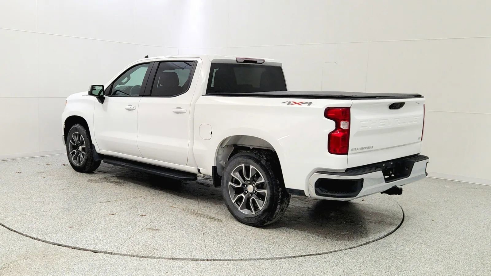 Used 2023 Chevrolet Silverado 1500 LT image 5