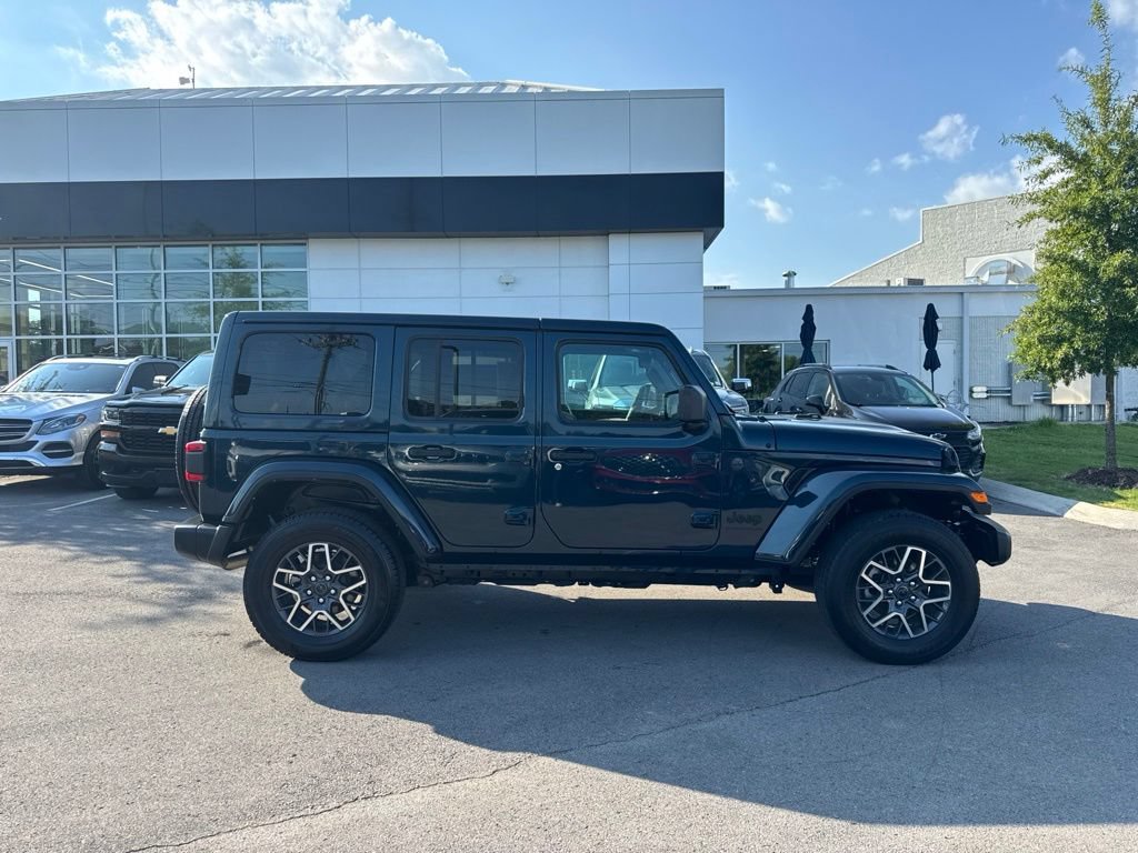 Used 2025 Jeep Wrangler Unlimited Sahara AWD/4WD image 8