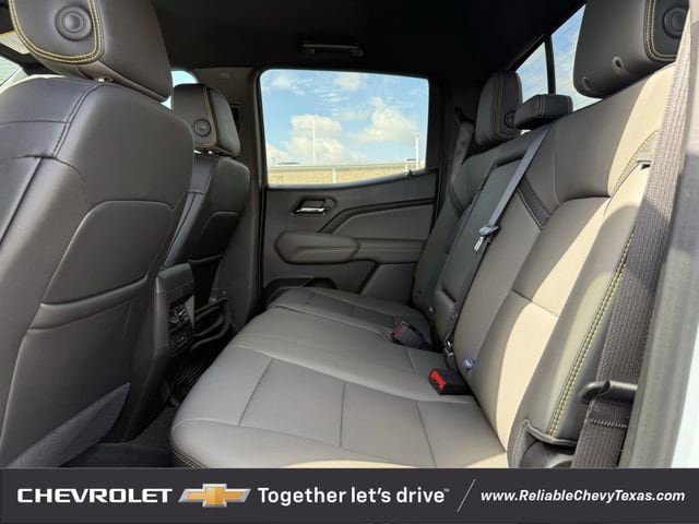 Used 2024 Chevrolet Colorado ZR2 w/ ZR2 Convenience Package III AWD/4WD image 34