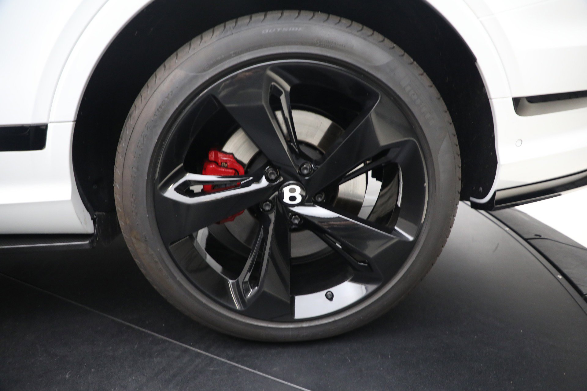 Used 2025 Bentley Bentayga Extended Wheelbase image 10