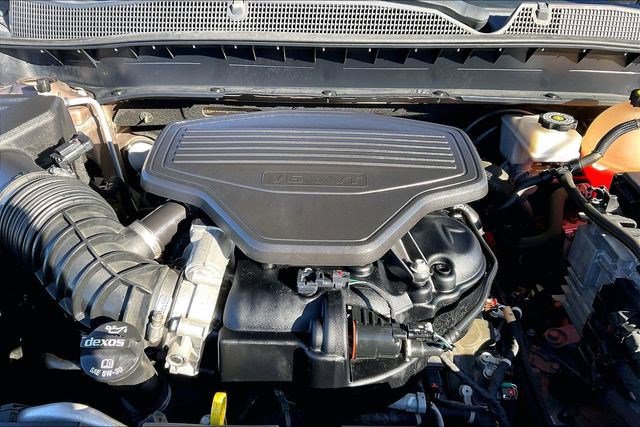 Used 2019 Chevrolet Blazer LT w/ Sun and Wheels Package image 11