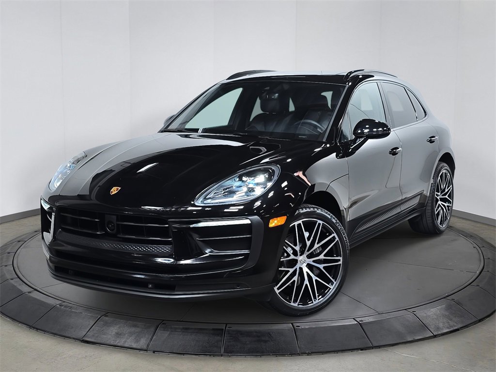 Used 2023 Porsche Macan image 1