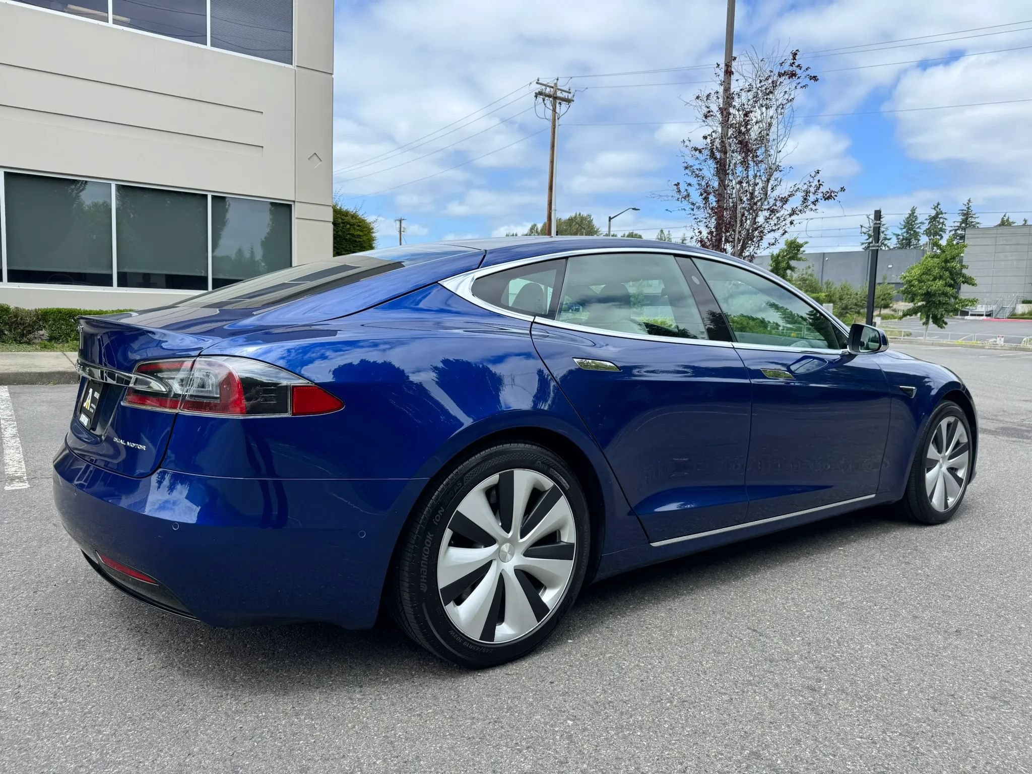 Used 2020 Tesla Model S Long Range Plus AWD/4WD image 11