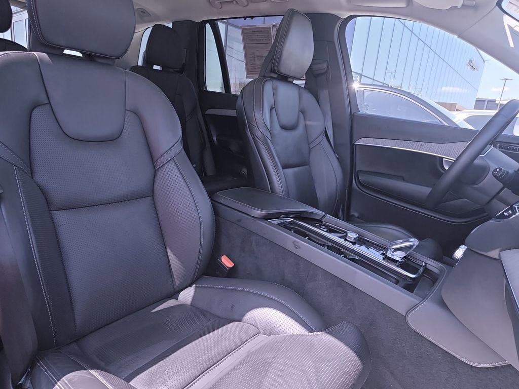 Used 2023 Volvo XC90 B6 Ultimate w/ Protection Package AWD/4WD image 10