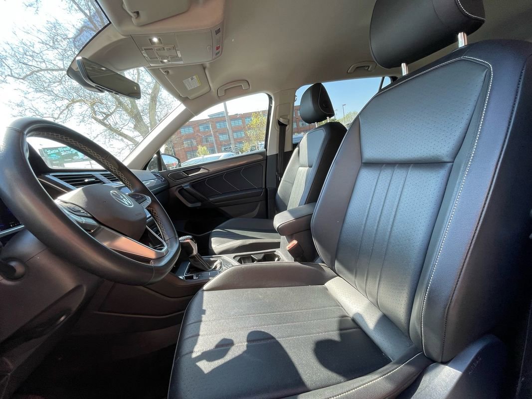 Used 2022 Volkswagen Tiguan SE AWD/4WD image 9