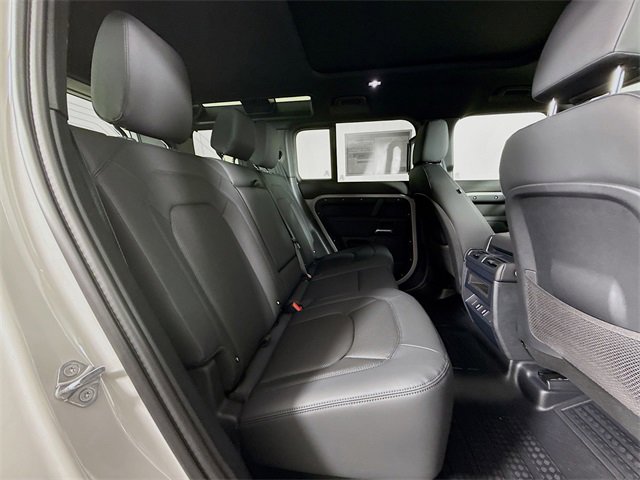 New 2026 Land Rover Defender 110 X-Dynamic SE image 29