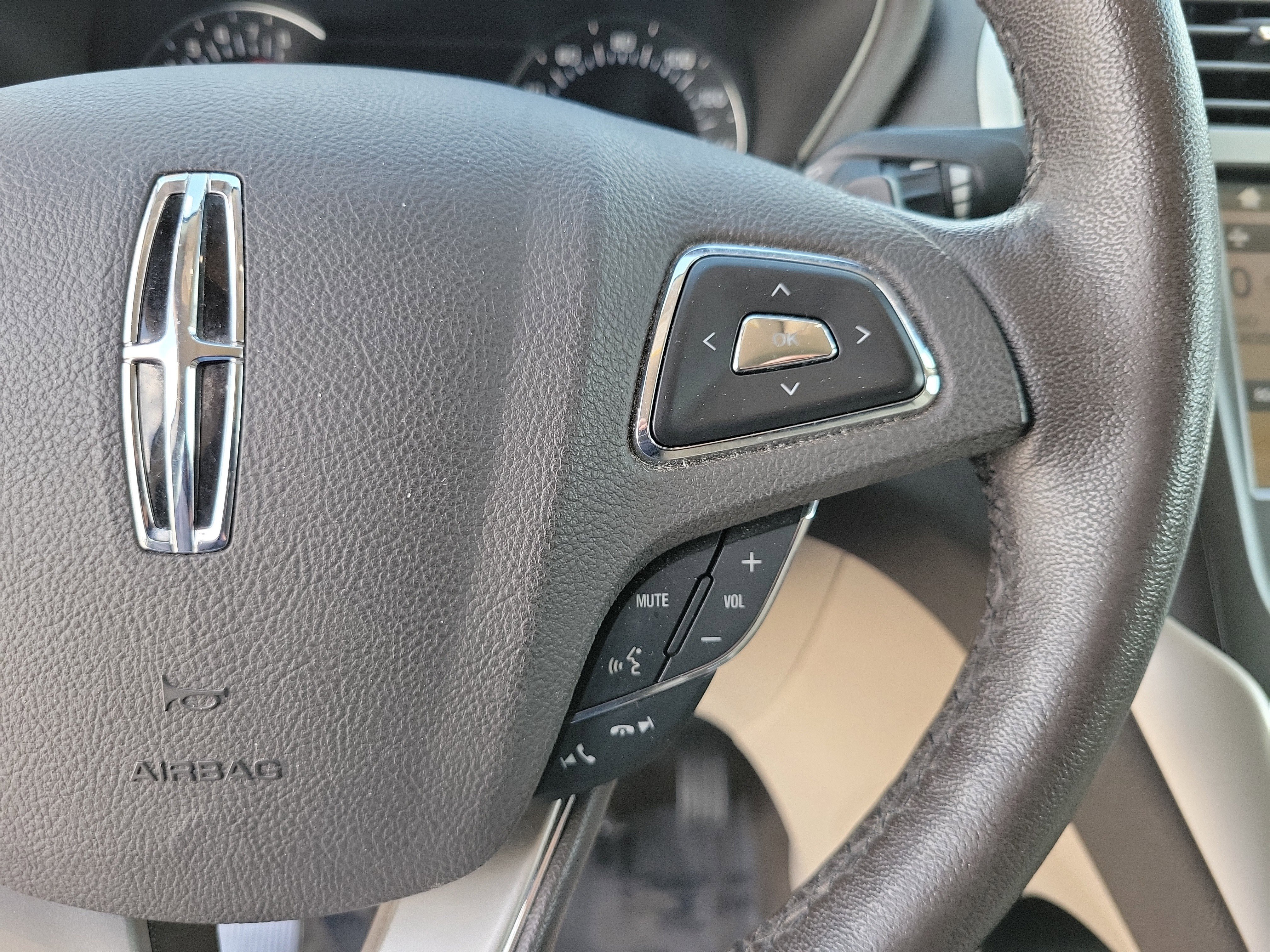 Used 2019 Lincoln MKC Premiere FWD image 23