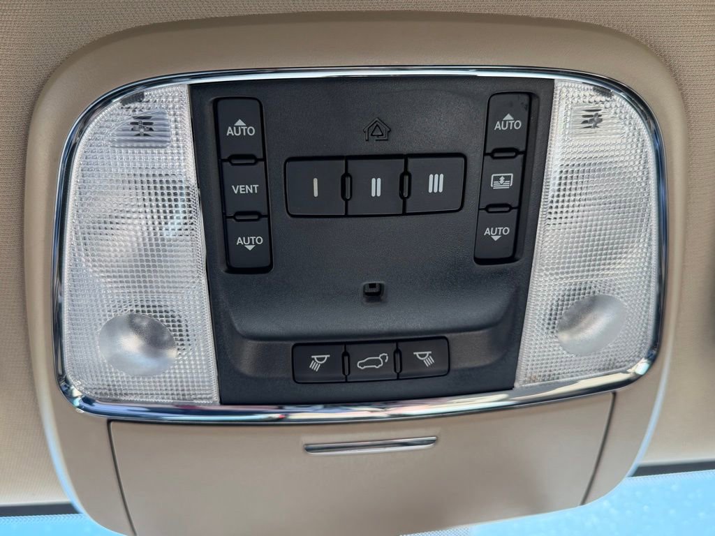 Used 2015 Jeep Grand Cherokee Overland image 24