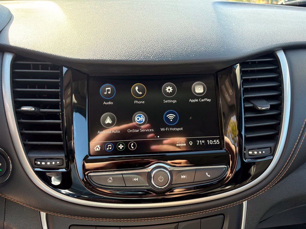 Used 2019 Chevrolet Trax LT w/ LT Convenience Package FWD image 3