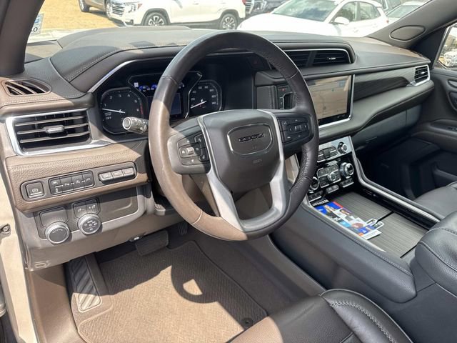 Used 2021 GMC Yukon Denali w/ Denali Premium Package image 24