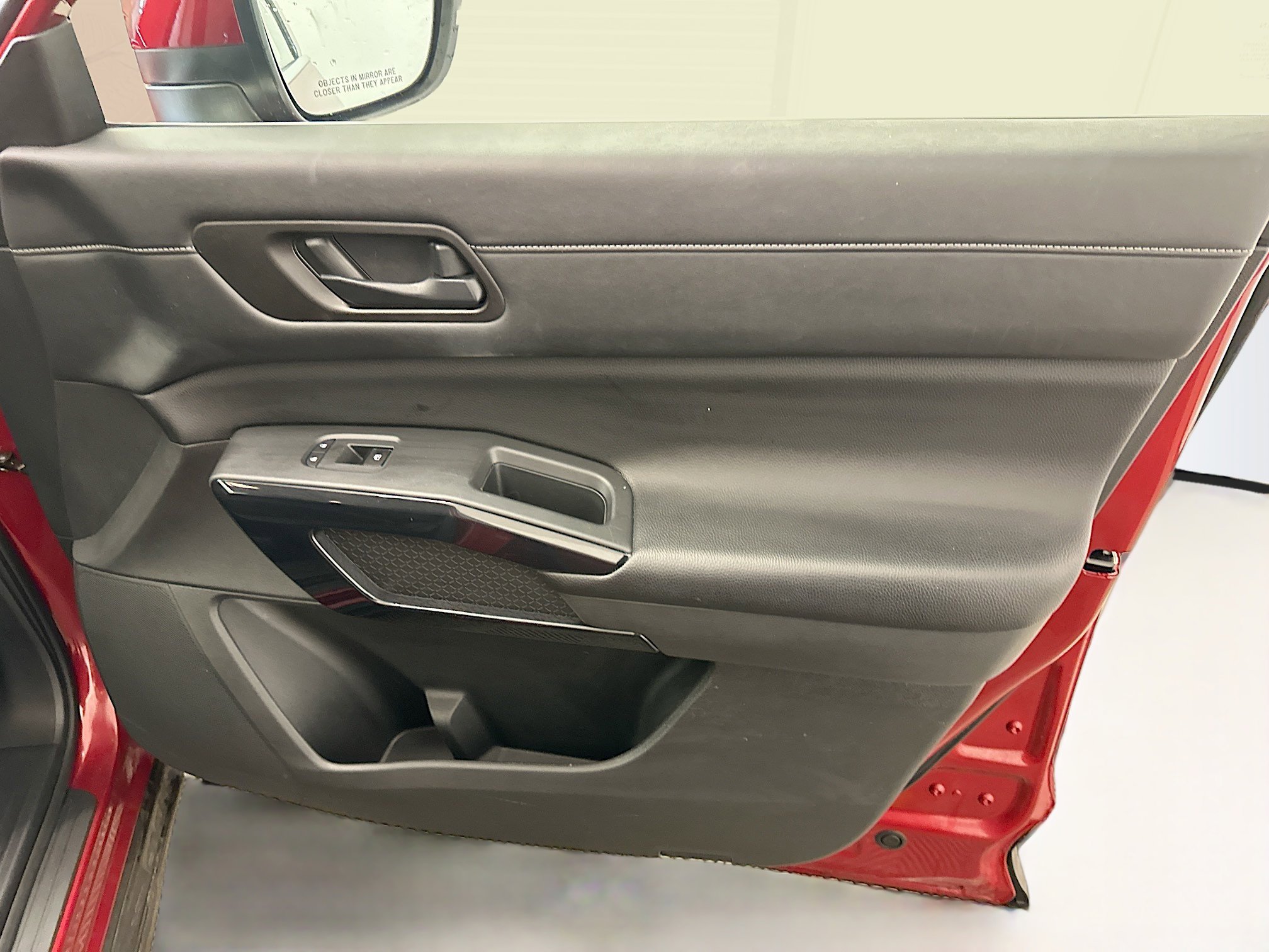 Used 2023 Nissan Pathfinder SV image 33