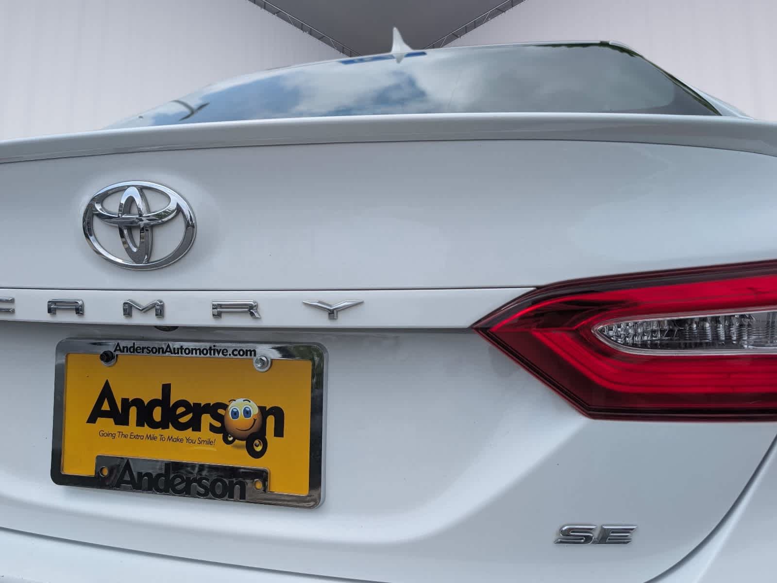 Used 2020 Toyota Camry SE FWD image 10