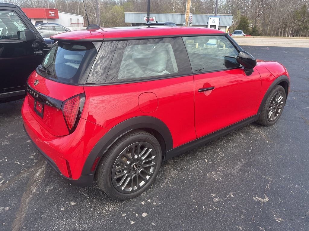 Used 2025 MINI Cooper 2-Door Hardtop image 5