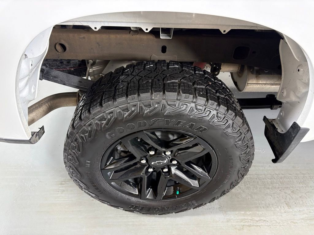 Used 2024 Chevrolet Silverado 1500 Custom Trail Boss w/ LPO, Dark Essentials Package image 12