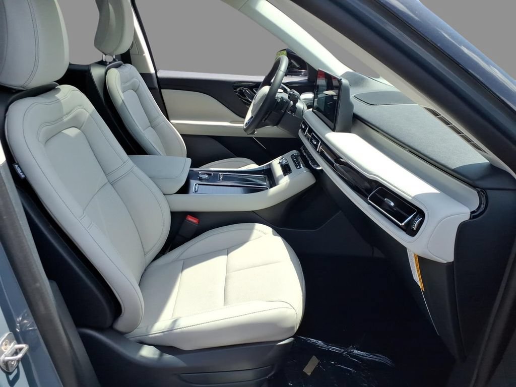 New 2026 Lincoln Aviator Reserve RWD image 13