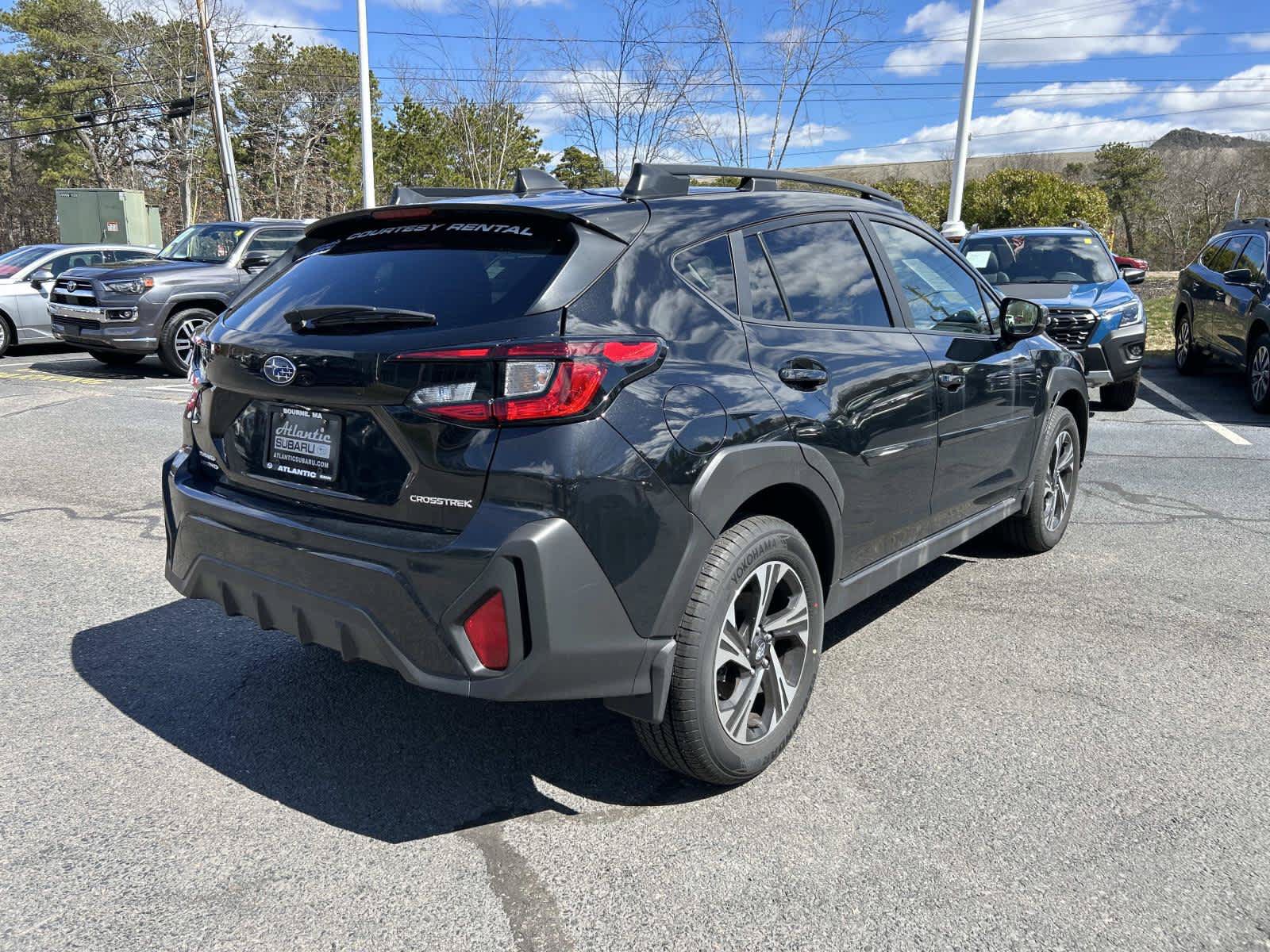Used 2025 Subaru Crosstrek 2.5i Premium AWD/4WD image 3