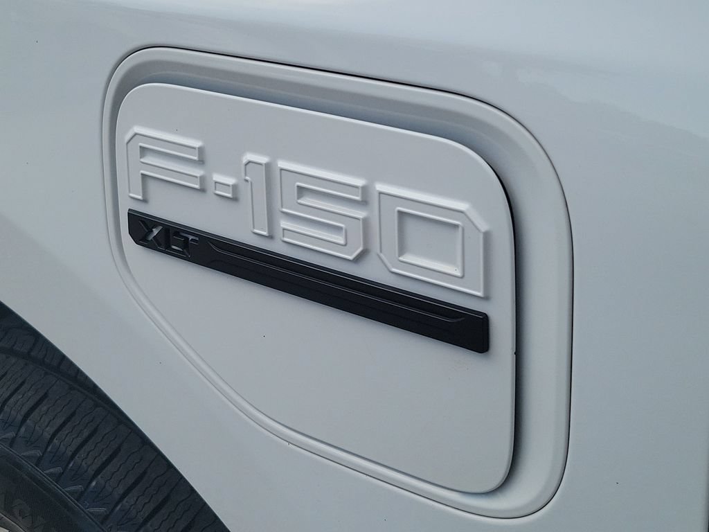 Used 2023 Ford F150 Lightning XLT AWD/4WD image 9