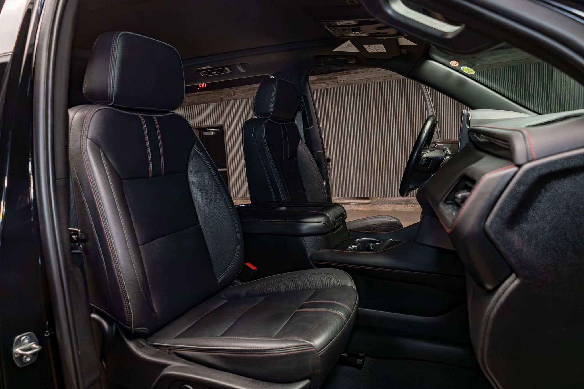 Used 2023 Chevrolet Suburban RST w/ Sport Performance Package image 27