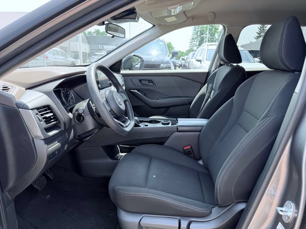 Used 2023 Nissan Rogue S AWD/4WD image 15