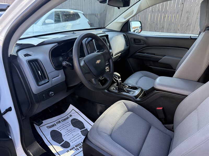 Used 2022 Chevrolet Colorado W/T RWD image 3